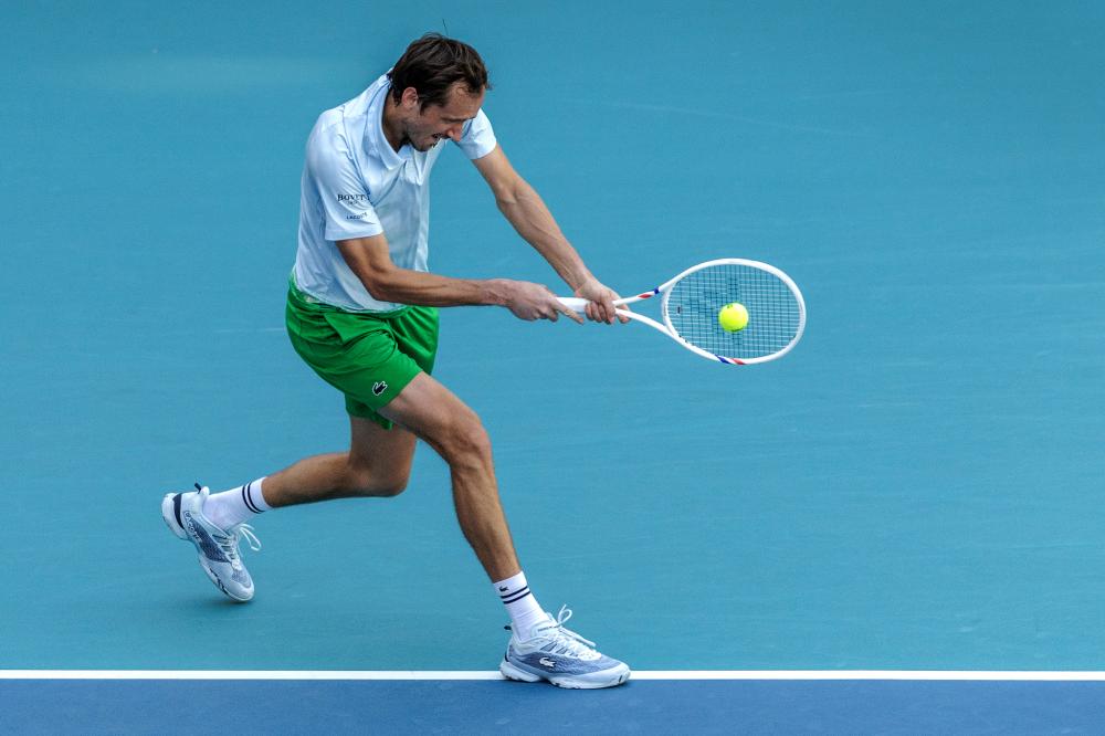 邵佳一执掌国足3把火：体能、纪律、数据，混日子球员的好日子到头了！