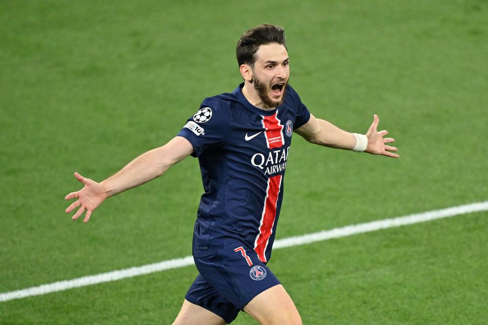 尤文官方：弗朗西斯科-孔塞桑当选队内10月最佳球员